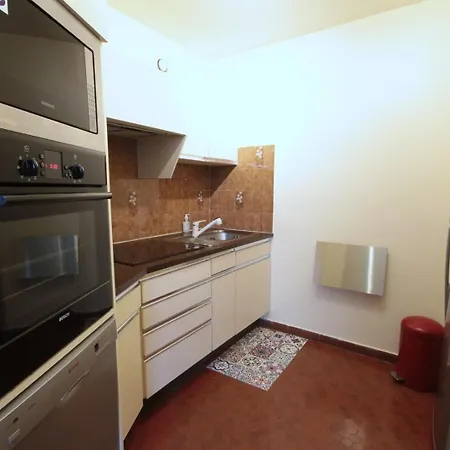 Spacious 1 - Lamarck / Sacre-coeur דירה *